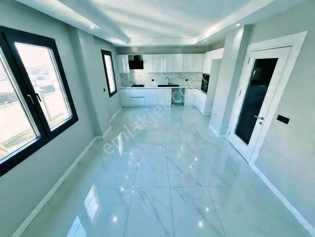 Uytundan Akçay-güre Arasında Havuzlu Ultralüks Sitede 1+1 Daire — fotoğraf 34