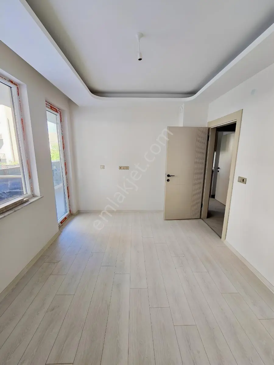 Mert Emlaktan Super Konunda 2+0 Luks Daıre Ayrı Mutfaklı — fotoğraf 13