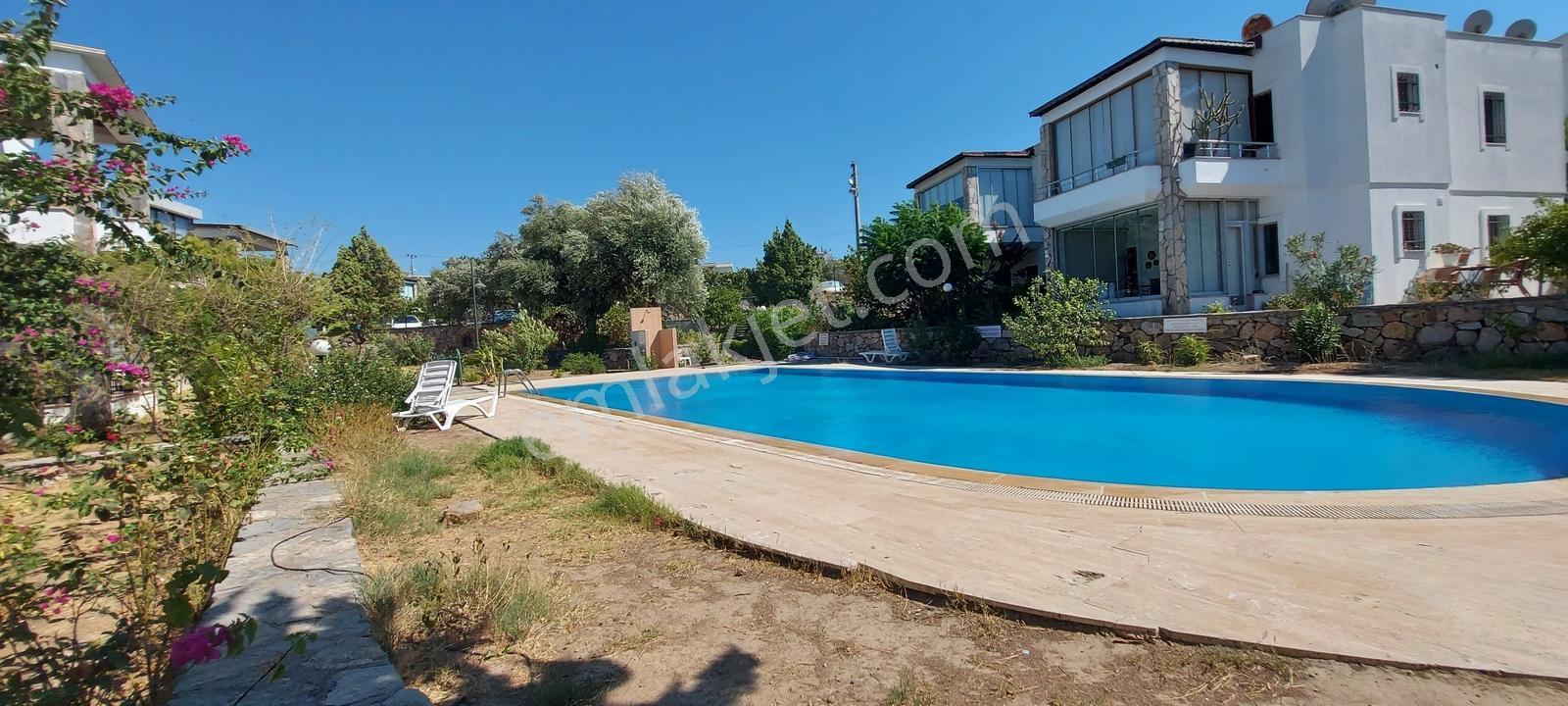Havuzlu Nezih Site İçerisinde Merkezi Konumda 2+1 Üst Kat Daire — fotoğraf 4