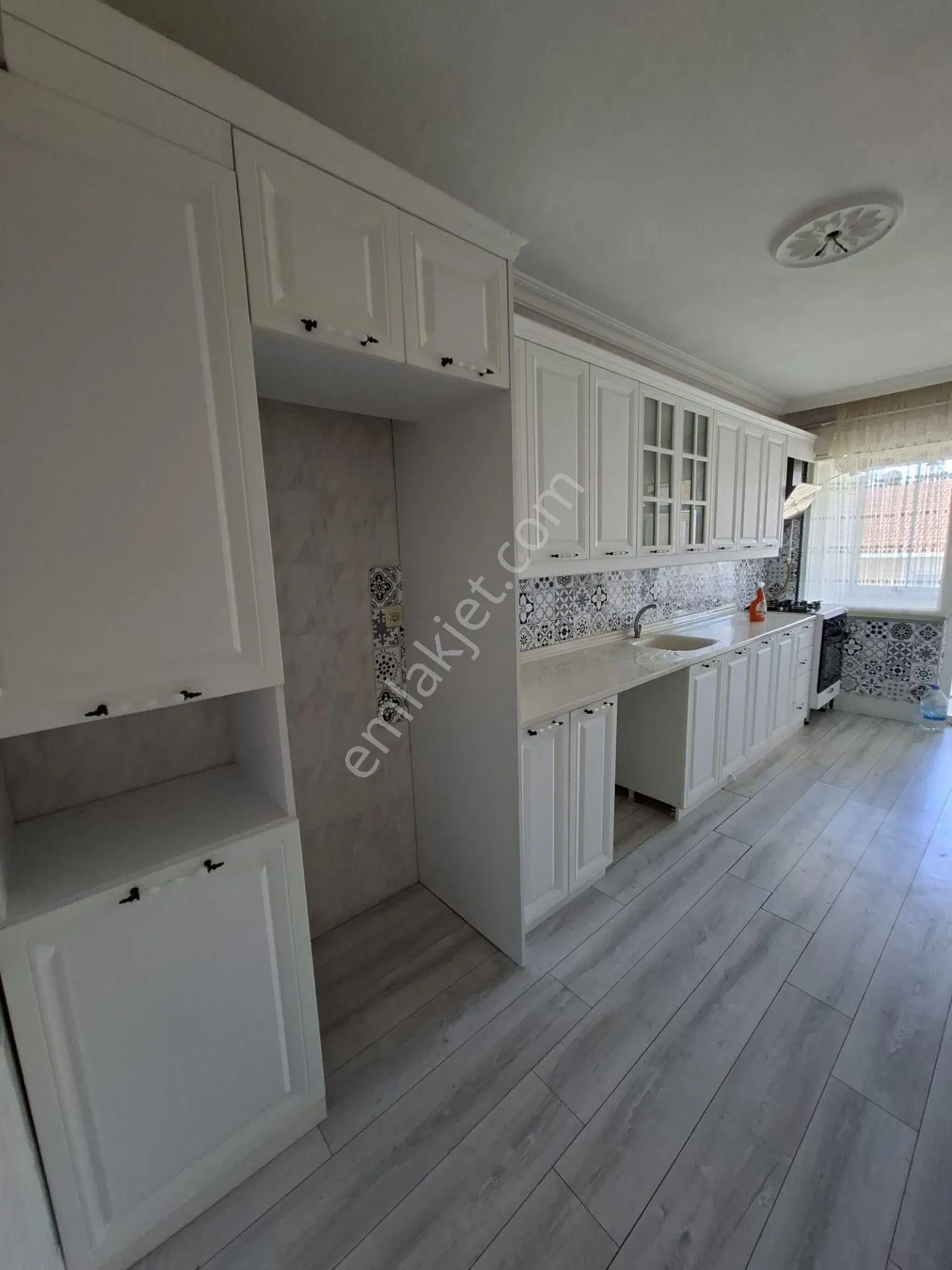 Çorlu Reşadiye'de Satılık 3+1 Bakımlı Ara Kat Daire — fotoğraf 3