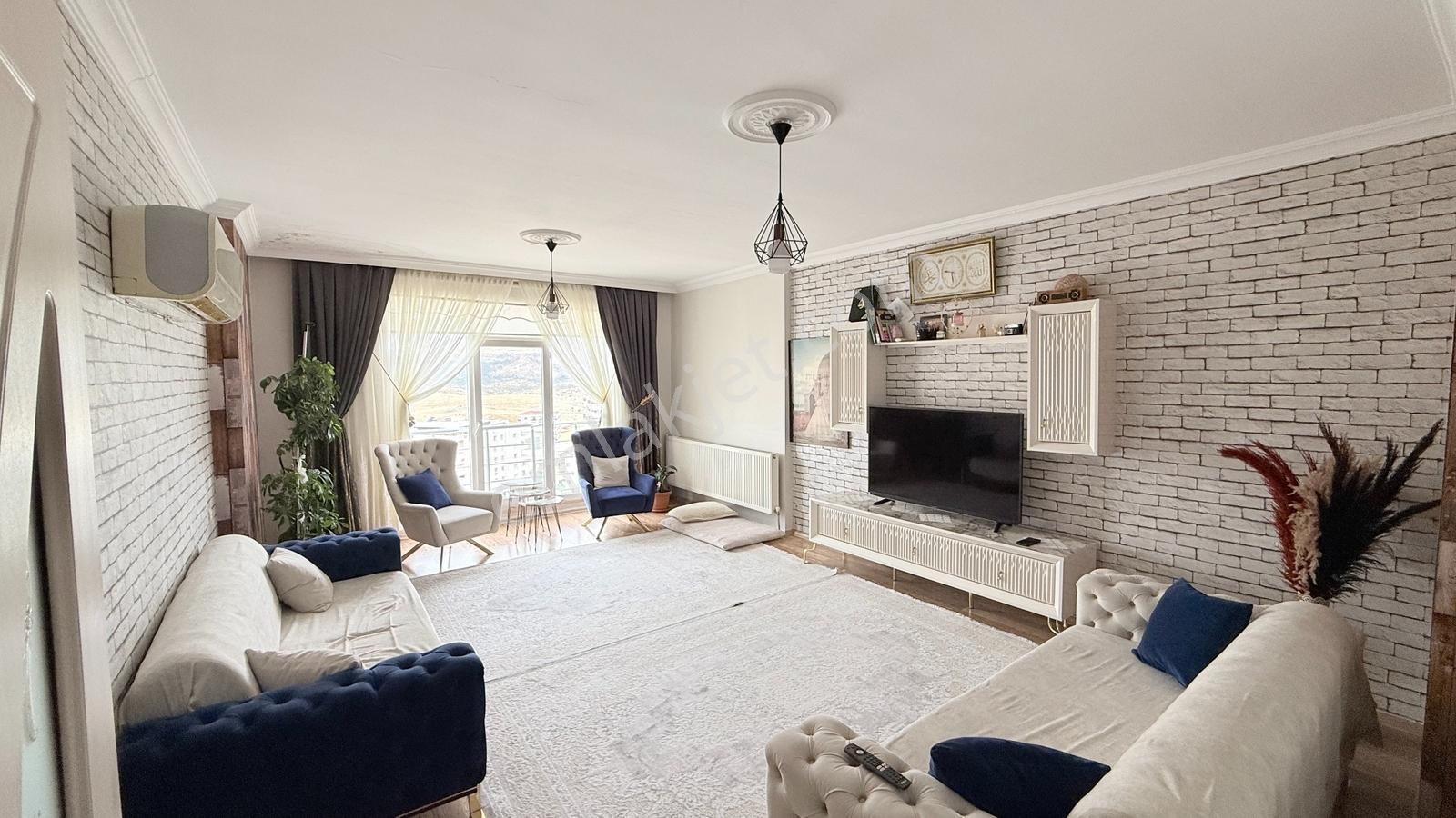 Hastane Yanı Aile Sitesinde Satılık 3+1 Daire İsbay Emlak'ta — fotoğraf 2