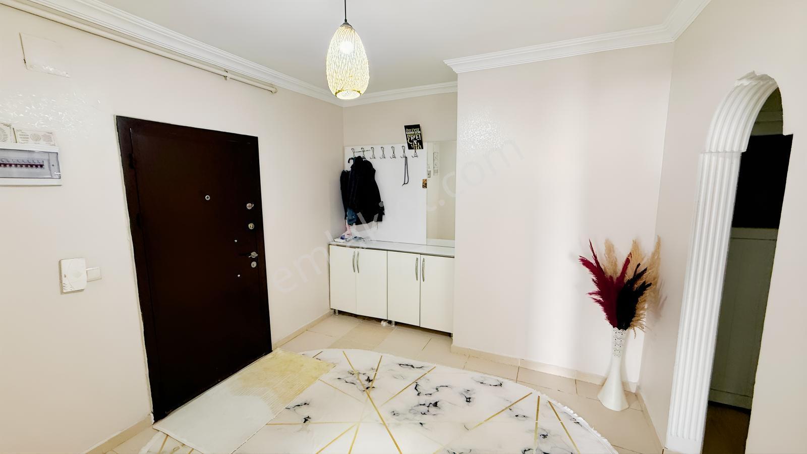 Hastane Yanı Aile Sitesinde Satılık 3+1 Daire İsbay Emlak'ta — fotoğraf 10