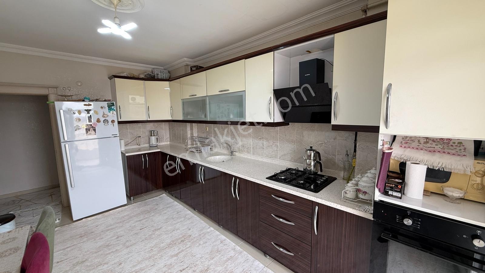 Hastane Yanı Aile Sitesinde Satılık 3+1 Daire İsbay Emlak'ta — fotoğraf 14
