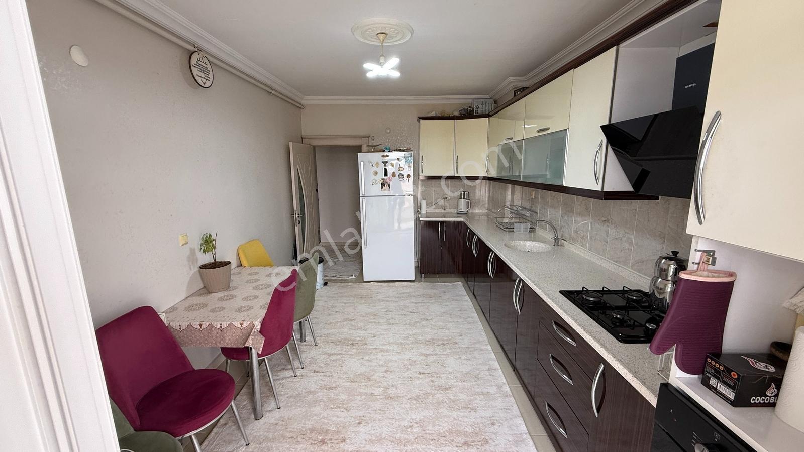 Hastane Yanı Aile Sitesinde Satılık 3+1 Daire İsbay Emlak'ta — fotoğraf 15