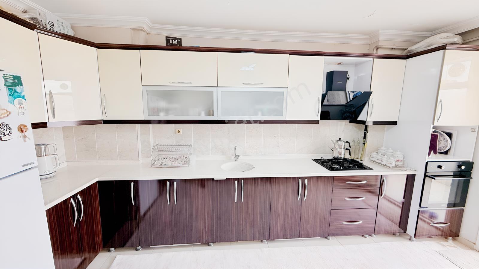 Hastane Yanı Aile Sitesinde Satılık 3+1 Daire İsbay Emlak'ta — fotoğraf 23