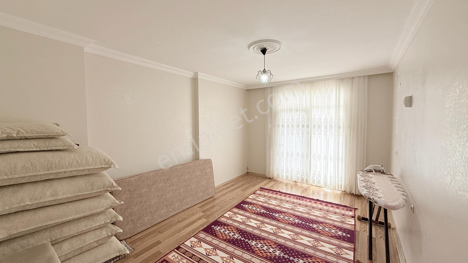 Hastane Yanı Aile Sitesinde Satılık 3+1 Daire İsbay Emlak'ta — fotoğraf 24