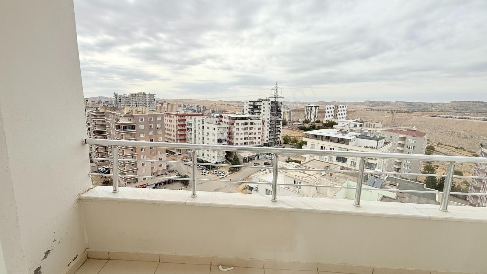 Hastane Yanı Aile Sitesinde Satılık 3+1 Daire İsbay Emlak'ta — fotoğraf 33