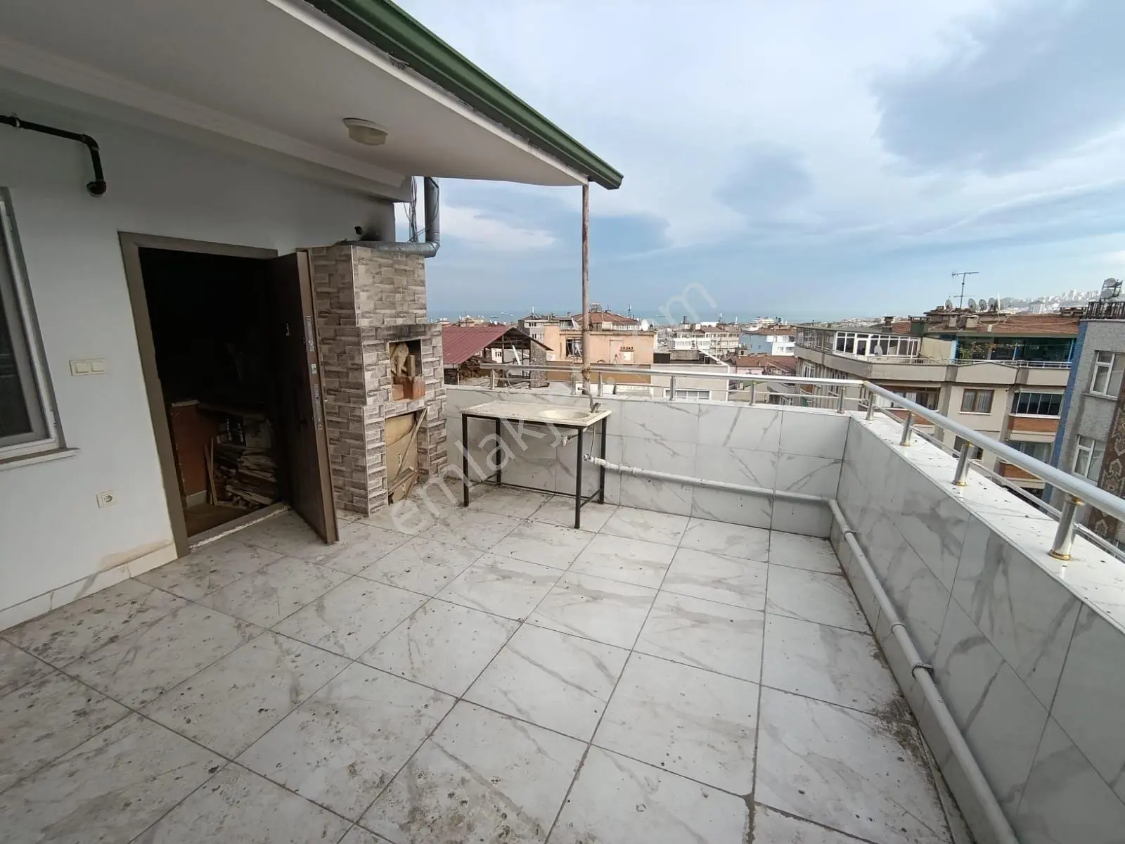 Şehir Merkezinde 3+1+3+1 Balkonlu Teraslı Kapı Girişleri Ayrı Deniz Manzaralı Dubleks Satılık Daire — fotoğraf 31