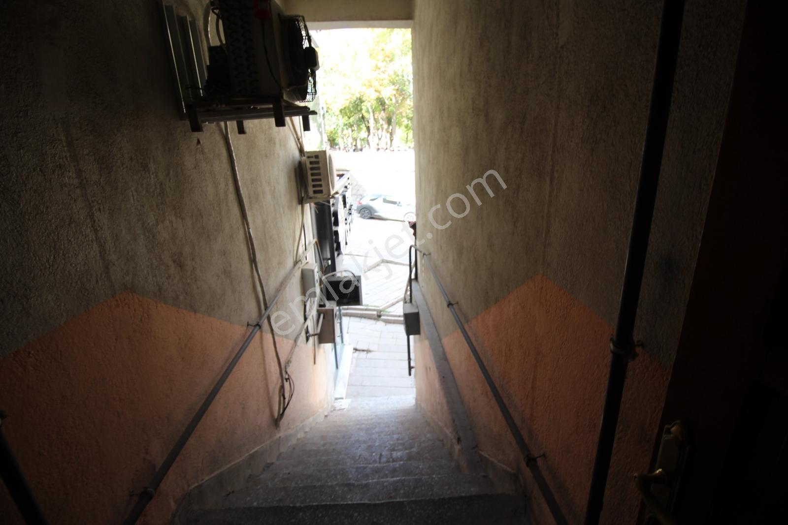 Aksaray Hamidiyede Satılık 1+1 Ofis — fotoğraf 5