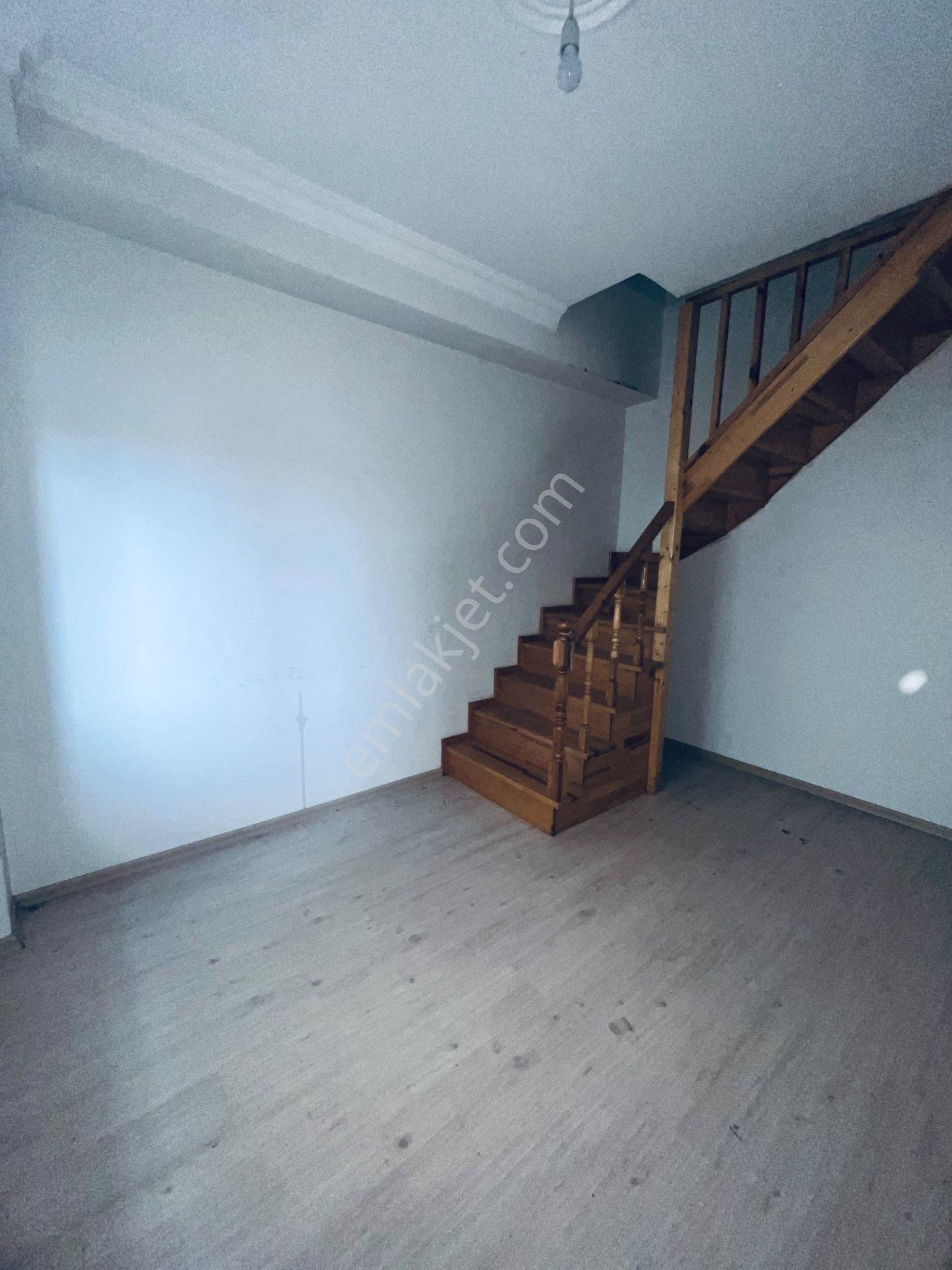 İstanbul Sancaktepe Mevlana Mah Satılık 3+1 Ters Dublex 130 M2 — fotoğraf 8