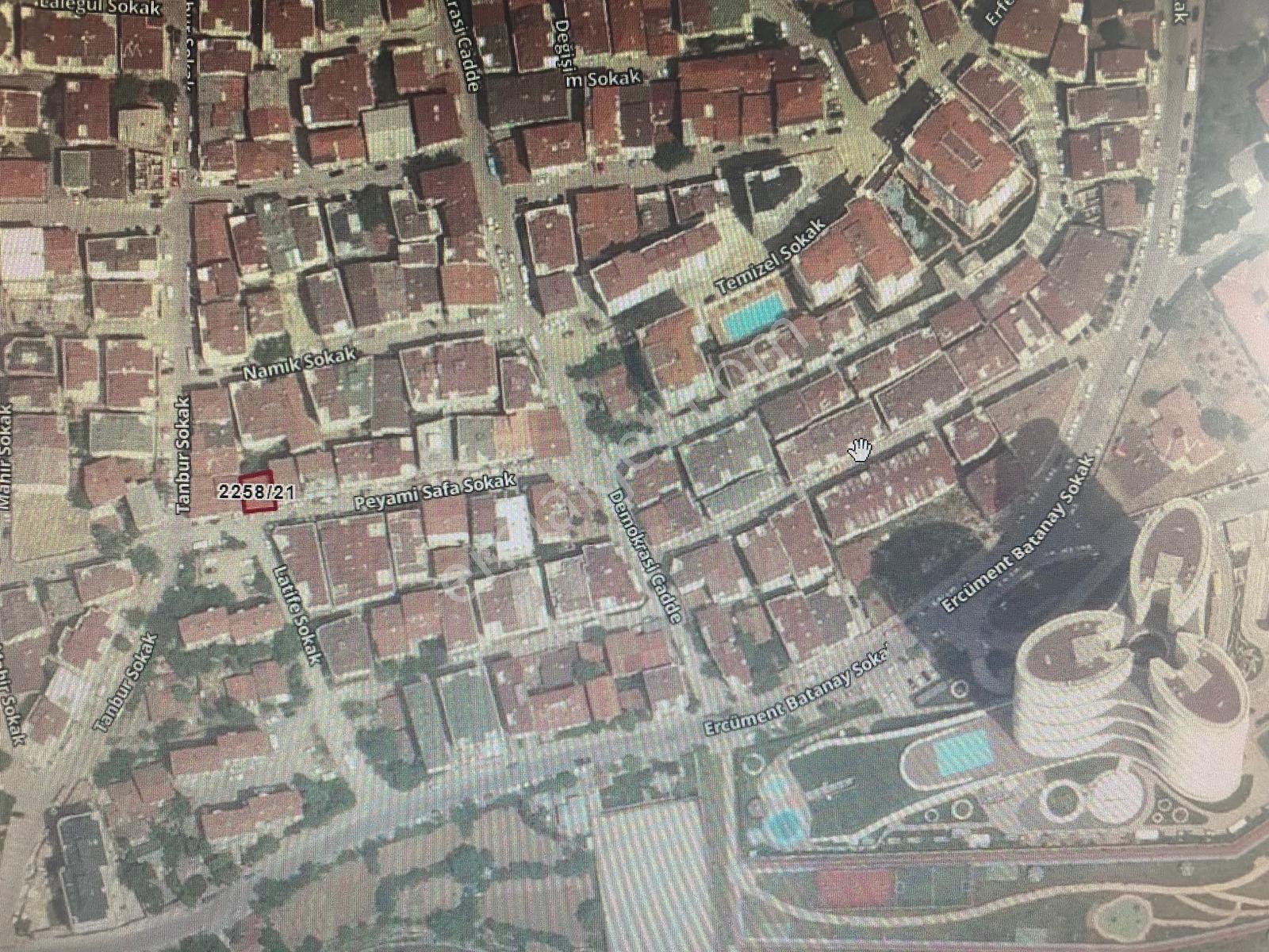 Evinibul'dan Mükemmel Konumda 115m2 E5'e Yakın Arsa — fotoğraf 4