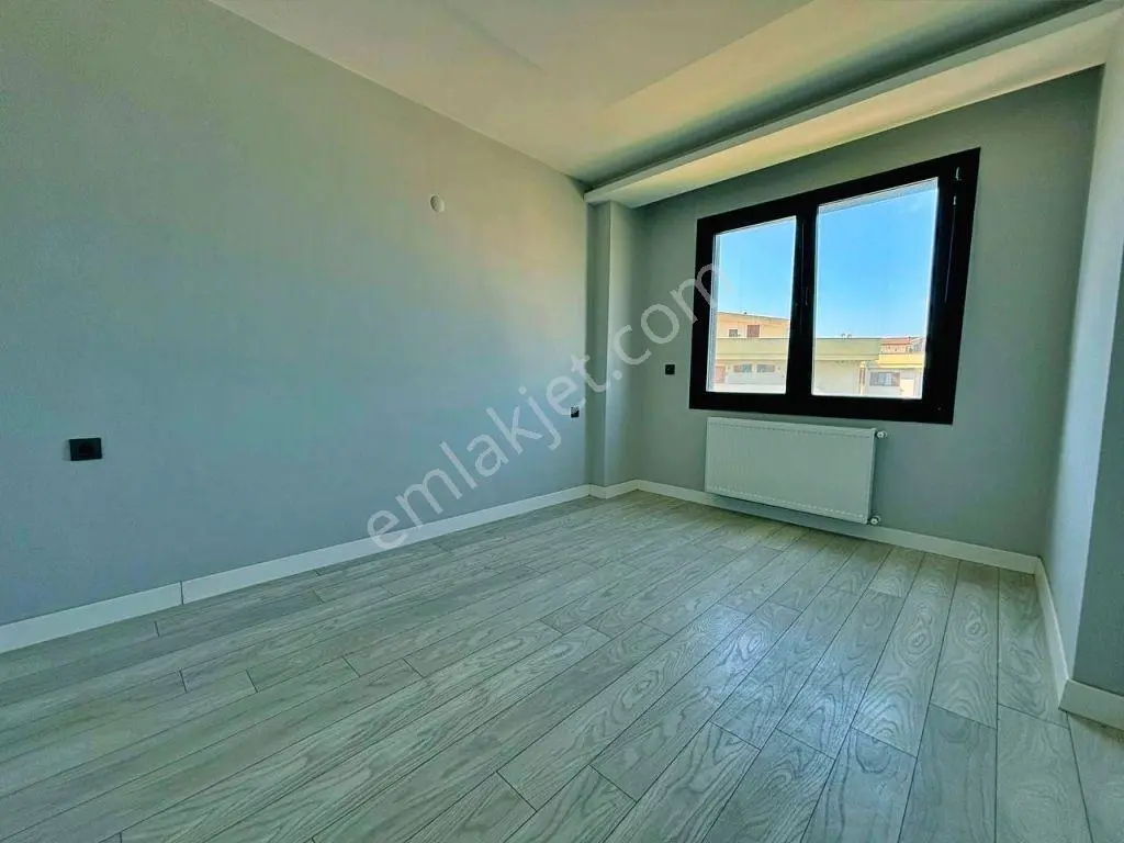 Uytundan Pelitköyde Denize Sıfır Havuzlu Sitede 2+1 Son Dubleks! — fotoğraf 6