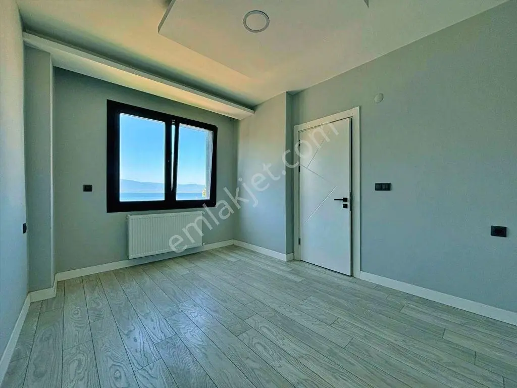 Uytundan Pelitköyde Denize Sıfır Havuzlu Sitede 2+1 Son Dubleks! — fotoğraf 7