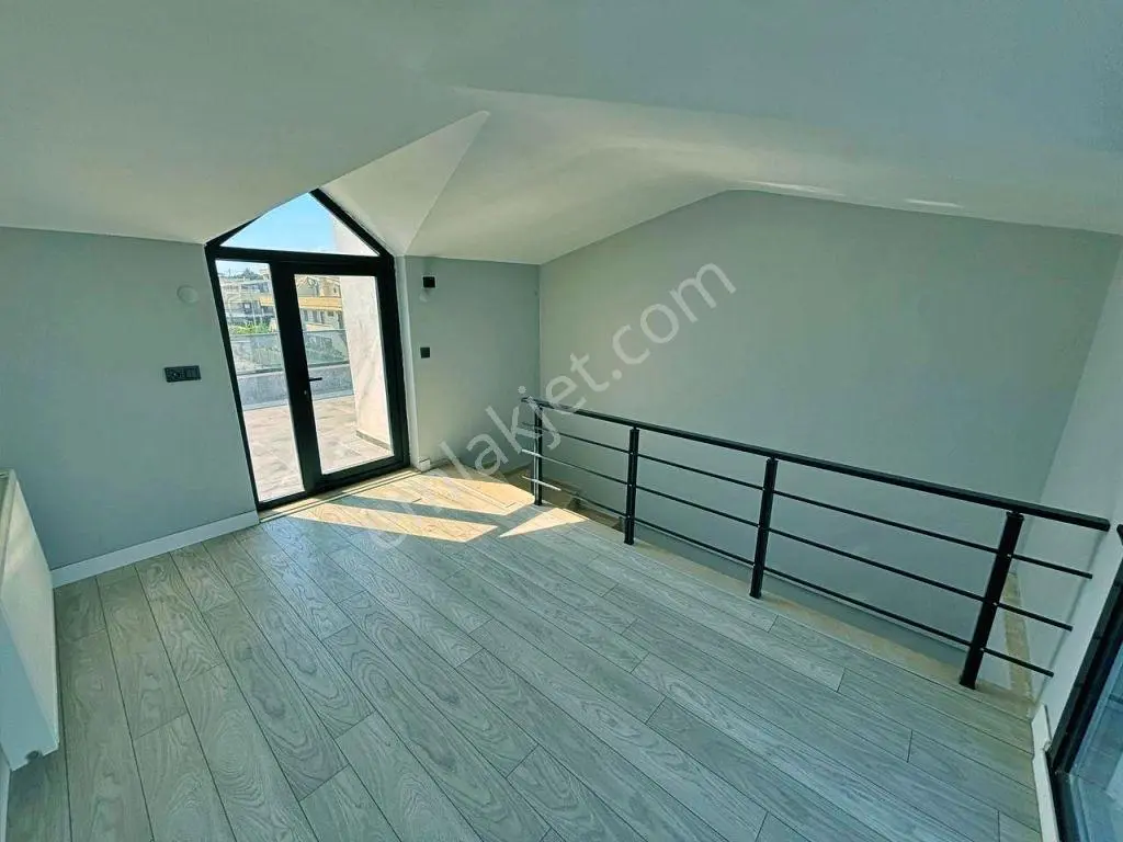Uytundan Pelitköyde Denize Sıfır Havuzlu Sitede 2+1 Son Dubleks! — fotoğraf 10