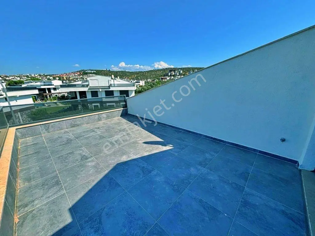 Uytundan Pelitköyde Denize Sıfır Havuzlu Sitede 2+1 Son Dubleks! — fotoğraf 15