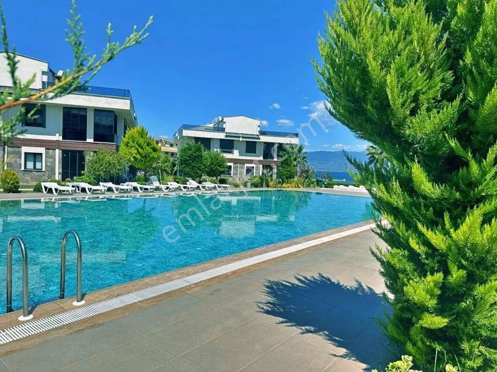 Uytundan Pelitköyde Denize Sıfır Havuzlu Sitede 2+1 Son Dubleks! — fotoğraf 27