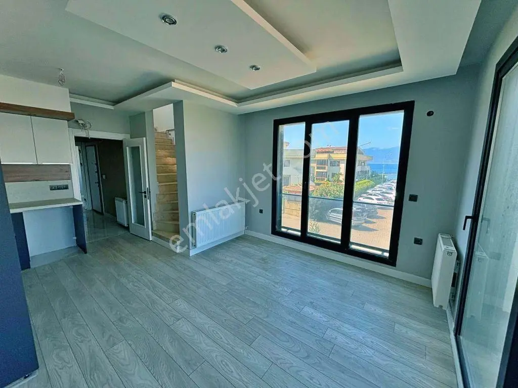 Uytundan Pelitköyde Denize Sıfır Havuzlu Sitede 2+1 Son Dubleks! — fotoğraf 34