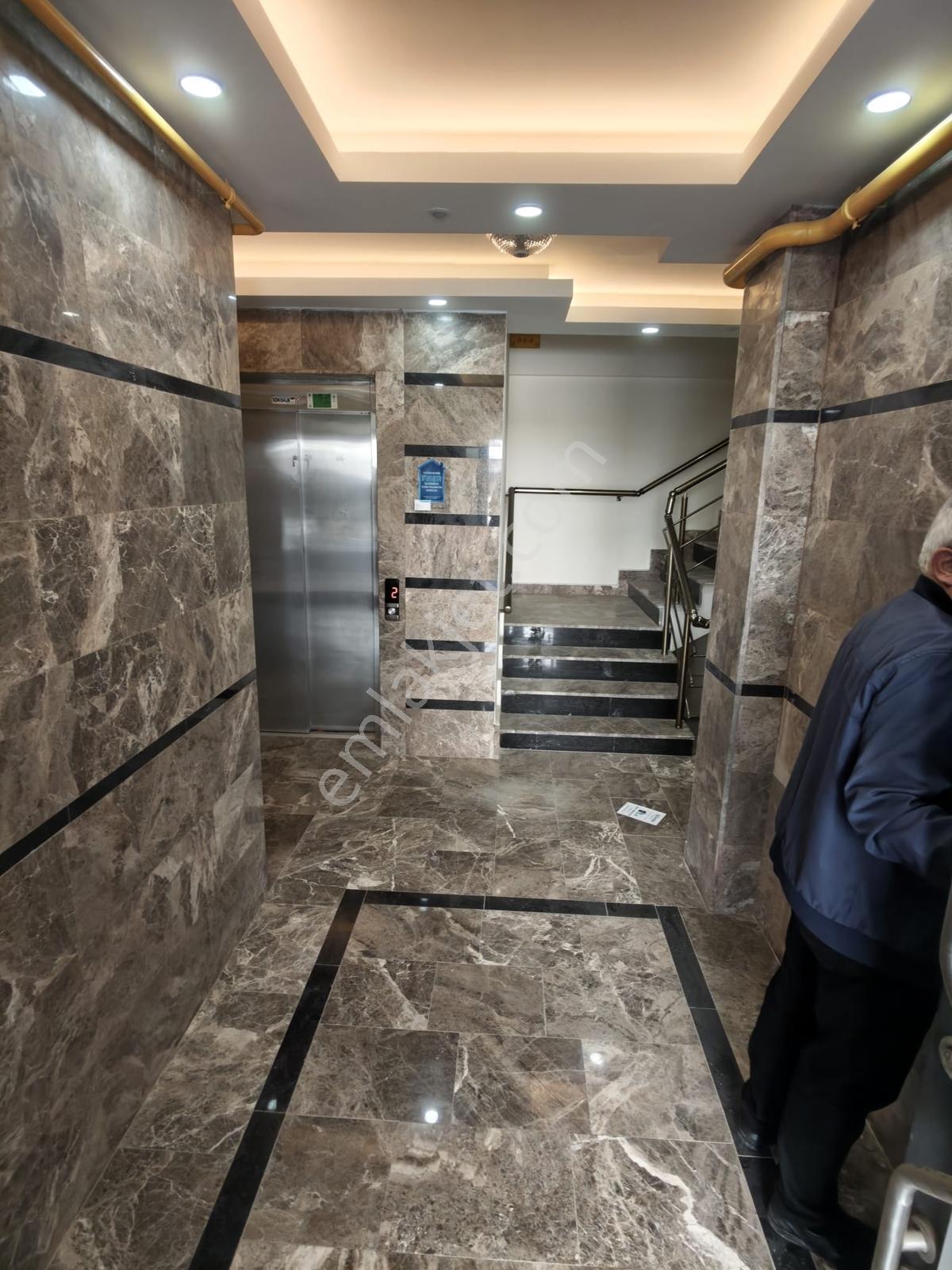 Kalkanca Da 2+1 Satılık Daire Genıs Odalı Bolunebılır — fotoğraf 24