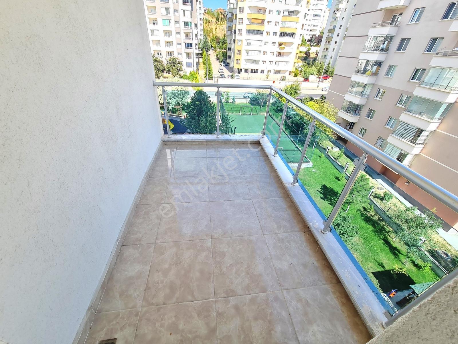 Ahimesut Mh.sitesi İçerisinde Ebeveyn Banyo Ve Giyinme Odalı 3+1 — fotoğraf 22