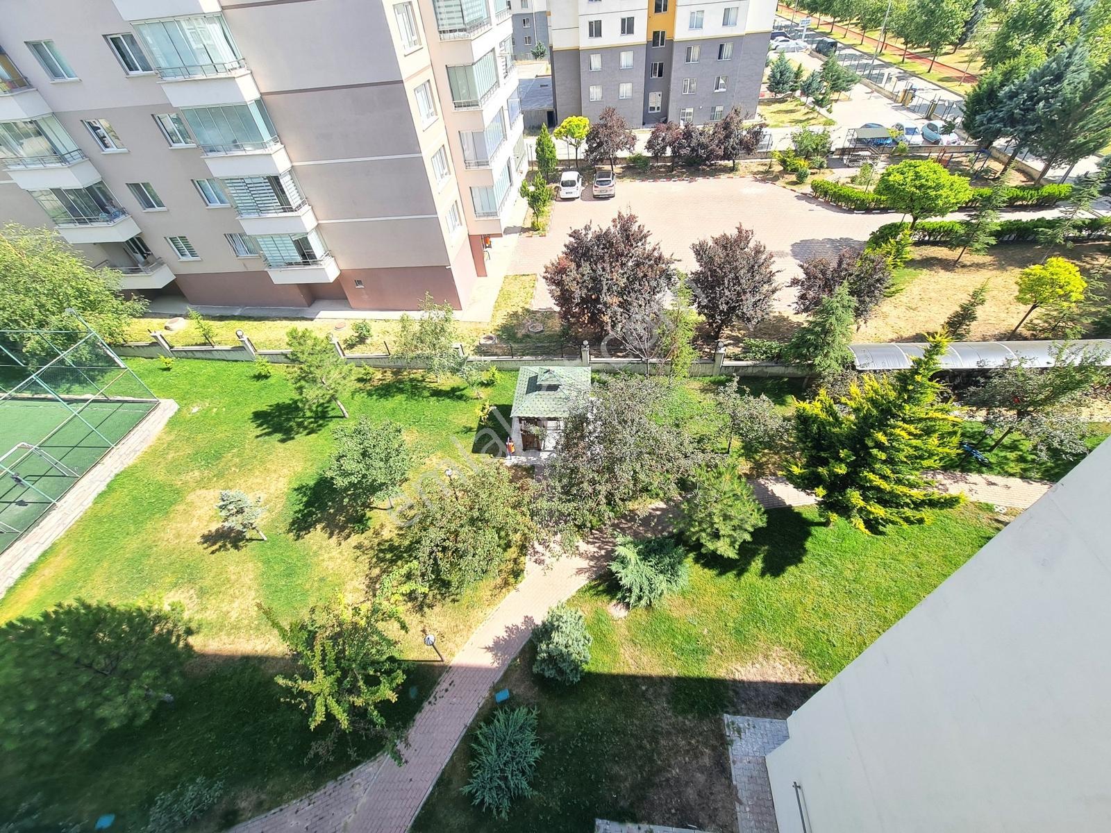 Ahimesut Mh.sitesi İçerisinde Ebeveyn Banyo Ve Giyinme Odalı 3+1 — fotoğraf 23