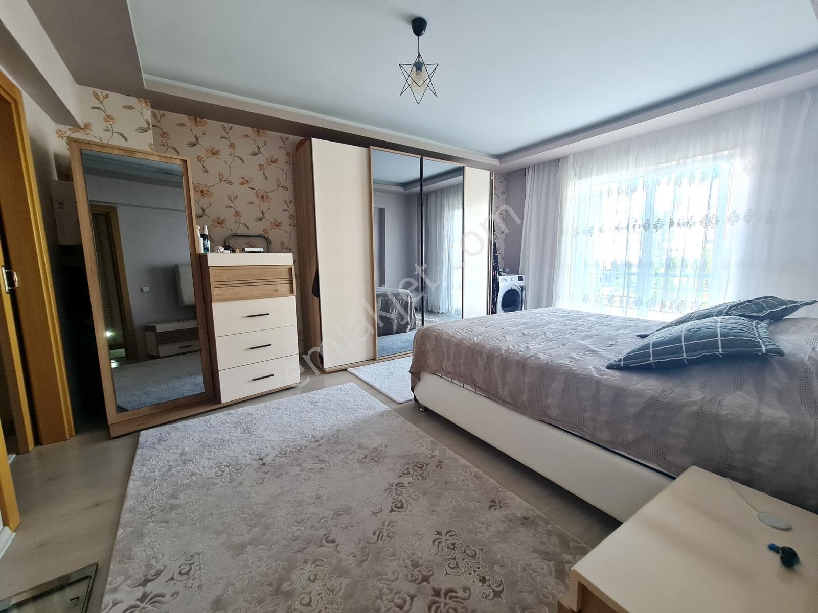 Ahimesut Mh.sitesi İçerisinde Ebeveyn Banyo Ve Giyinme Odalı 3+1 — fotoğraf 32