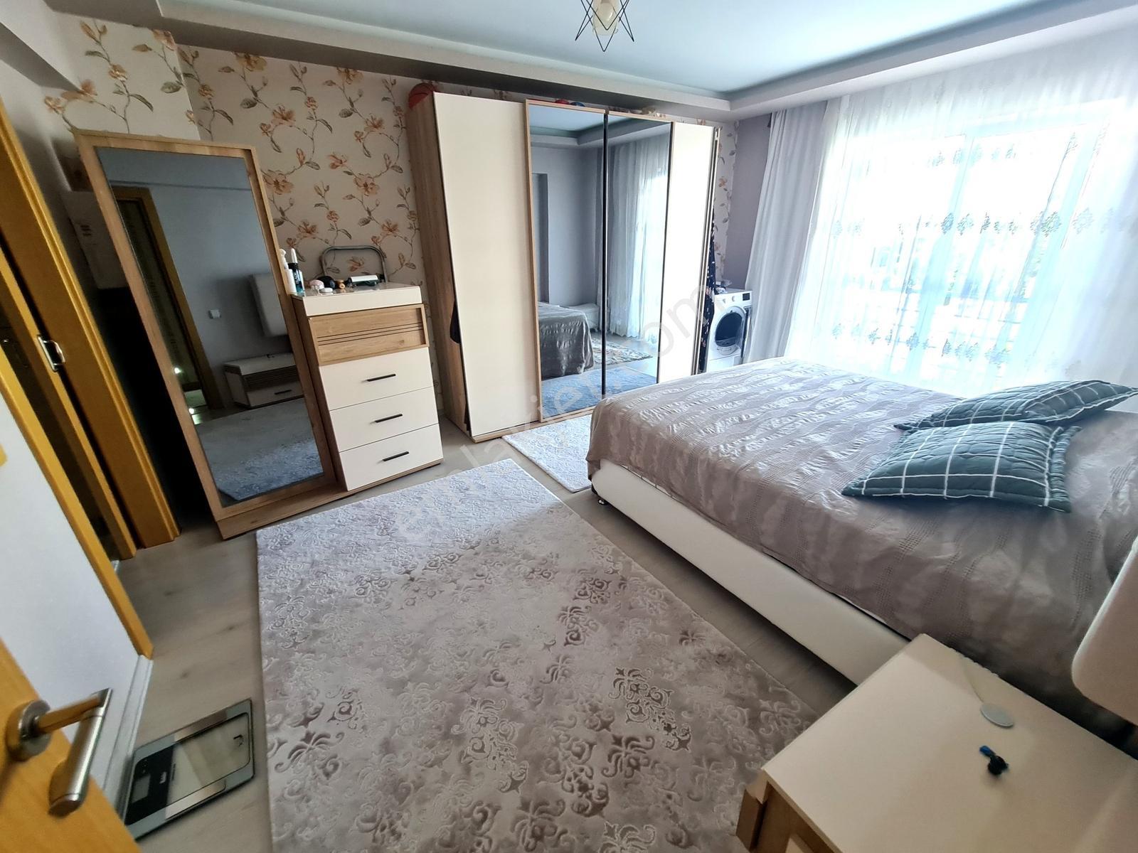 Ahimesut Mh.sitesi İçerisinde Ebeveyn Banyo Ve Giyinme Odalı 3+1 — fotoğraf 33