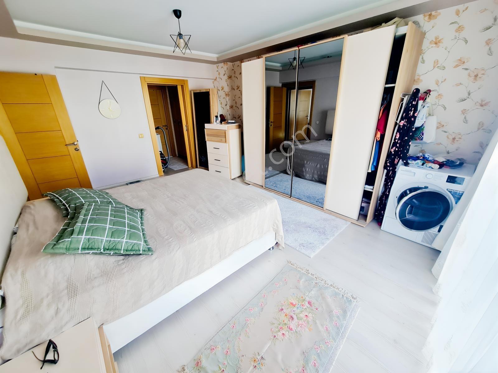 Ahimesut Mh.sitesi İçerisinde Ebeveyn Banyo Ve Giyinme Odalı 3+1 — fotoğraf 34