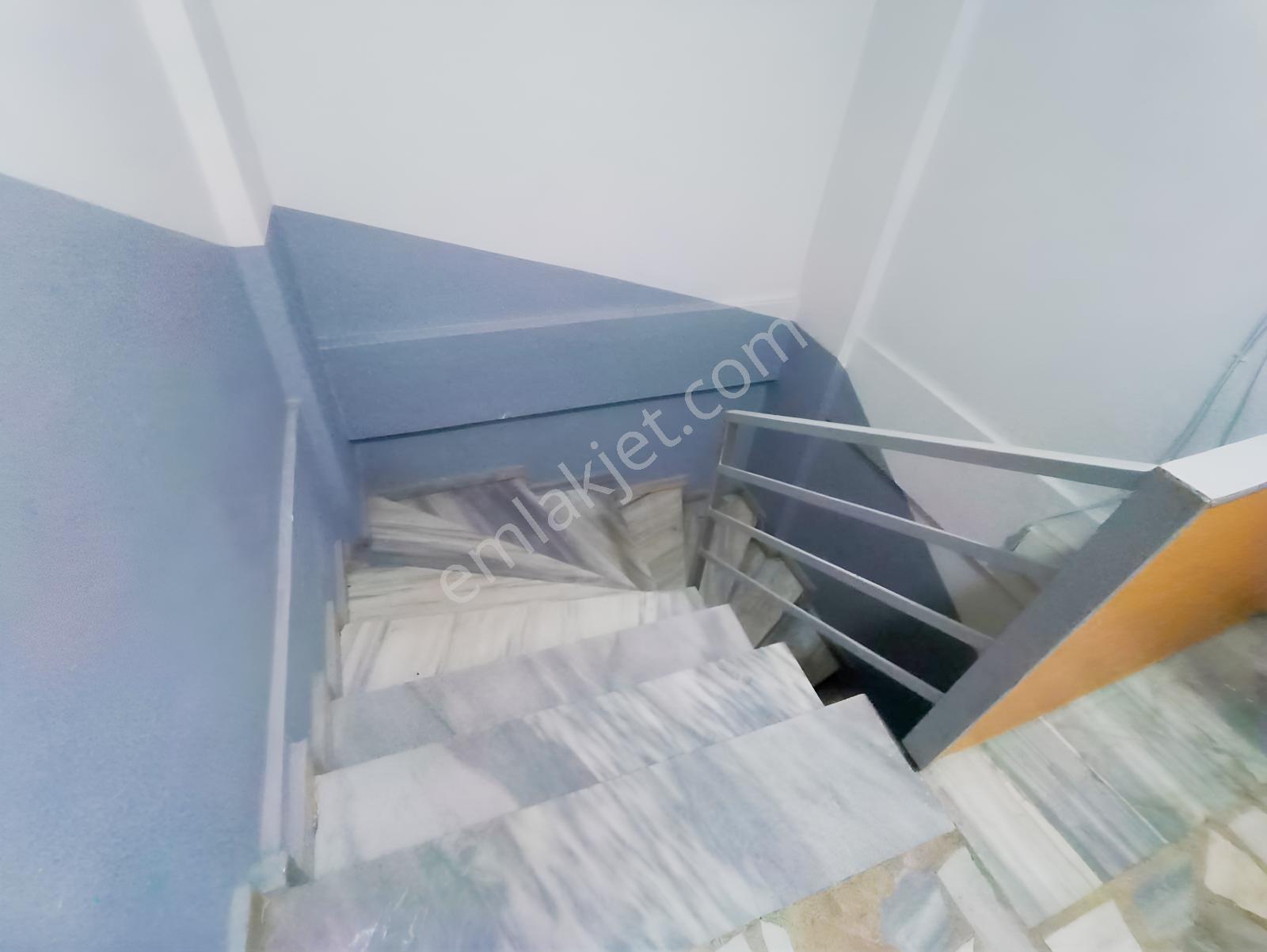 İçerenköy'de Satılık 5+1 Dubleks Daire — fotoğraf 4