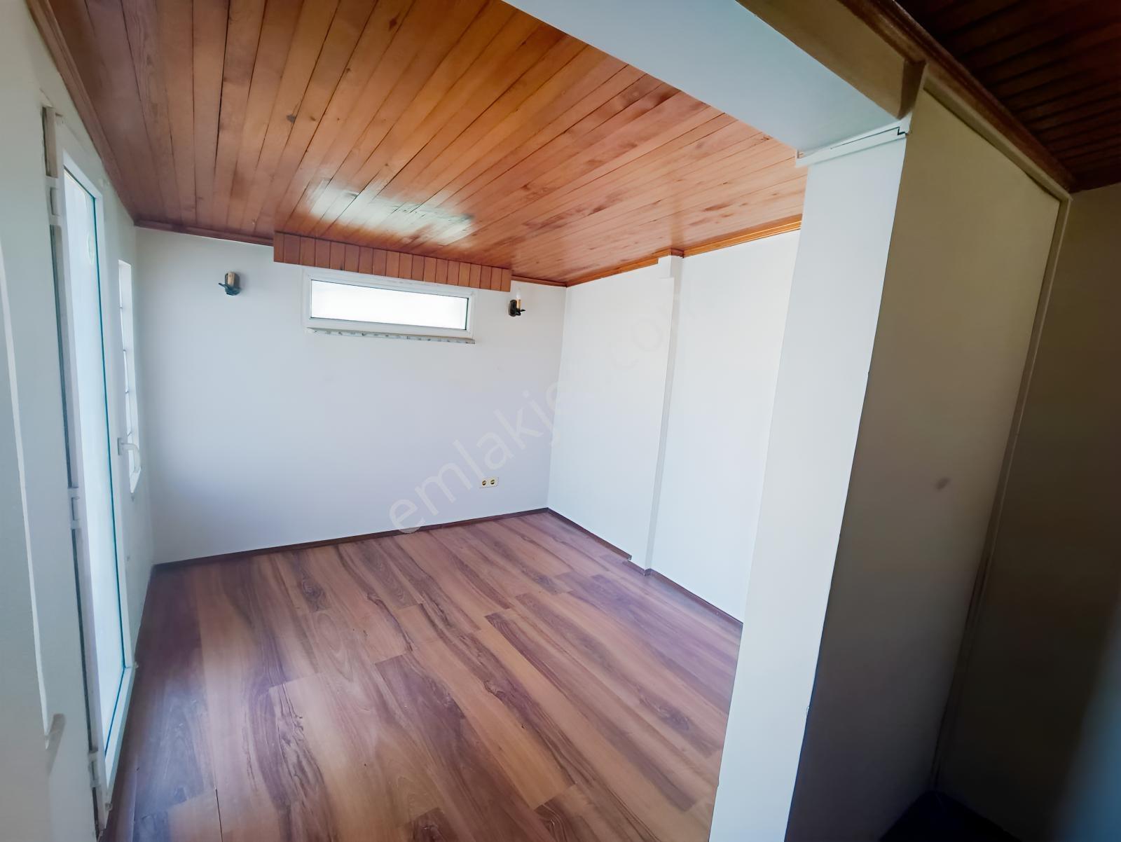 İçerenköy'de Satılık 5+1 Dubleks Daire — fotoğraf 12
