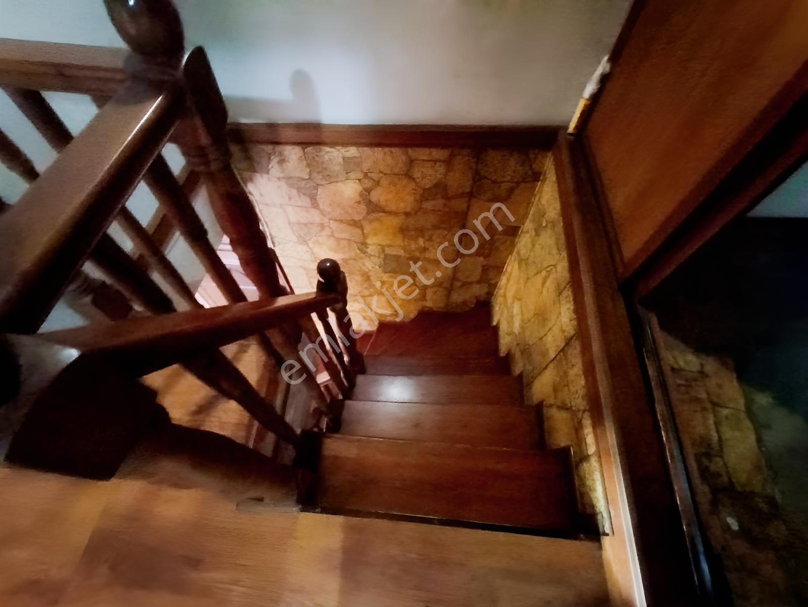 İçerenköy'de Satılık 5+1 Dubleks Daire — fotoğraf 14