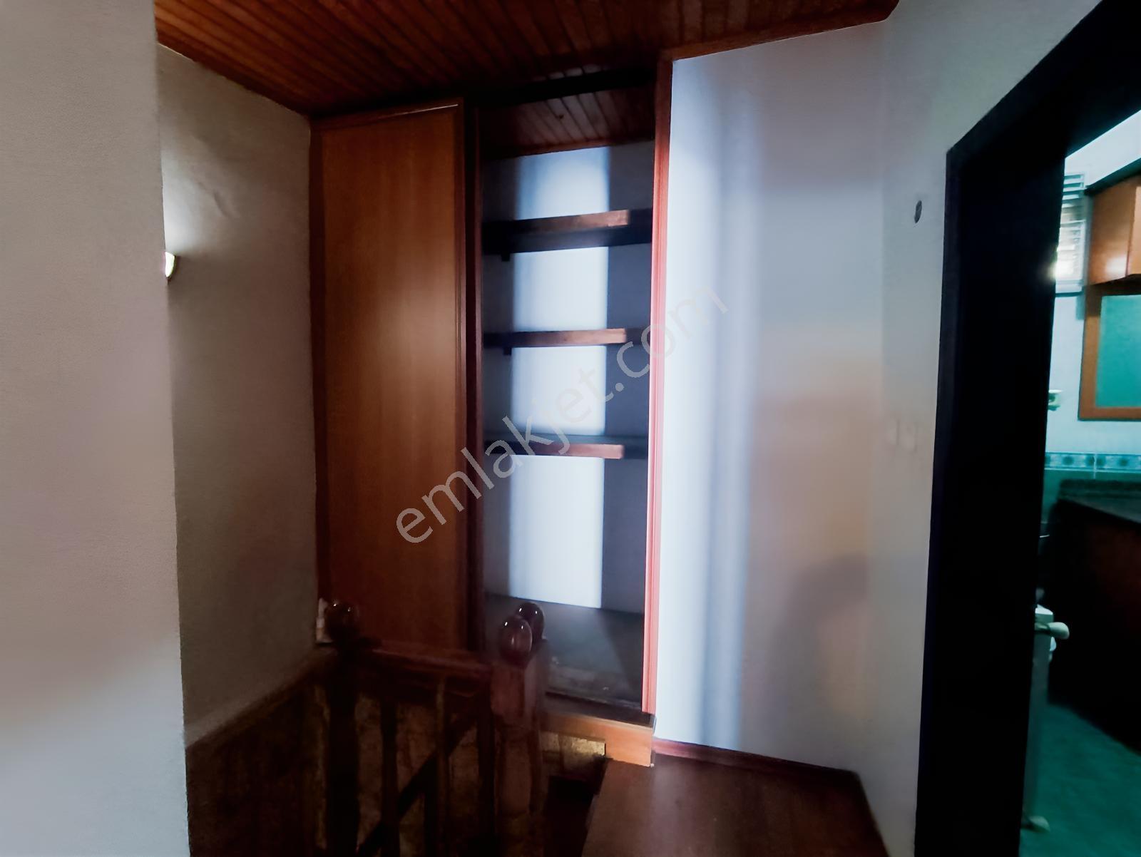 İçerenköy'de Satılık 5+1 Dubleks Daire — fotoğraf 16