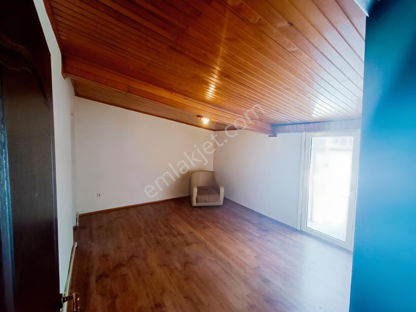İçerenköy'de Satılık 5+1 Dubleks Daire — fotoğraf 24