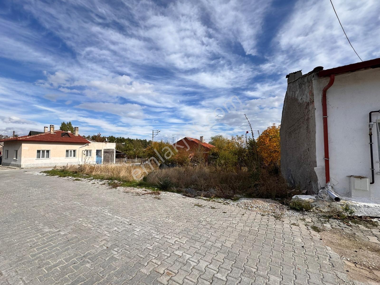 Blue Emlak'tan Sazak'ta 3 Kat İmarlı Arsa — fotoğraf 3