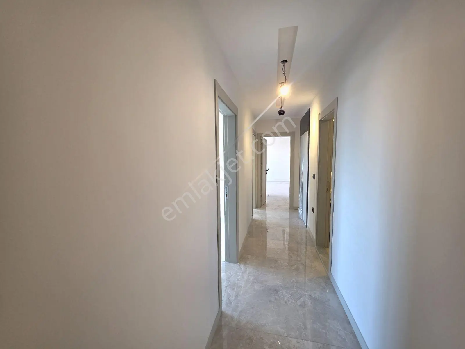 Kuşadasında Deniz Manzaralı 3+1 Kapalı Mutfaklı Daireler — fotoğraf 2