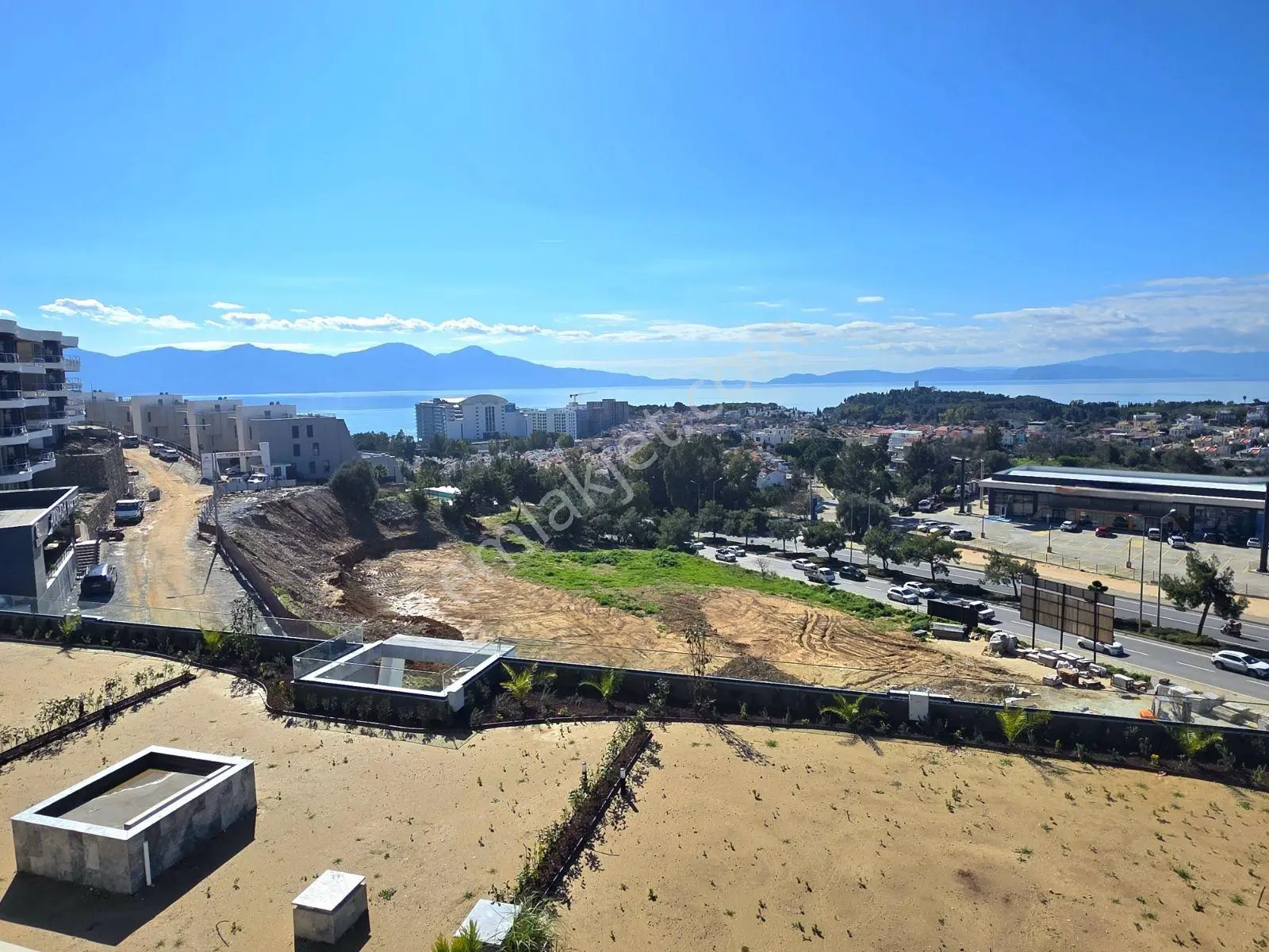 Kuşadasında Deniz Manzaralı 3+1 Kapalı Mutfaklı Daireler — fotoğraf 4