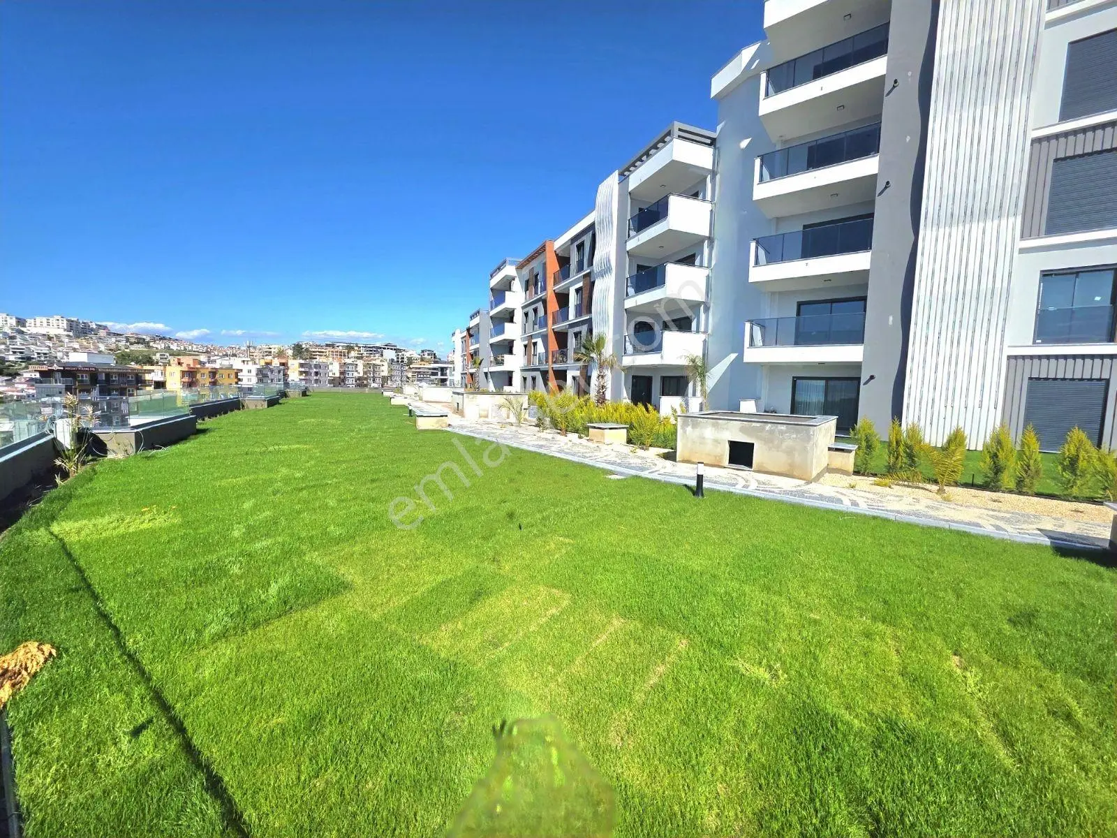 Kuşadasında Deniz Manzaralı 3+1 Kapalı Mutfaklı Daireler — fotoğraf 20