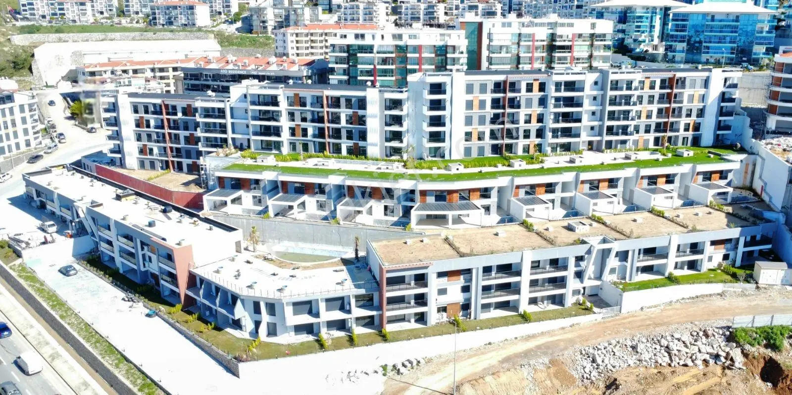 Kuşadasında Deniz Manzaralı 3+1 Kapalı Mutfaklı Daireler — fotoğraf 30