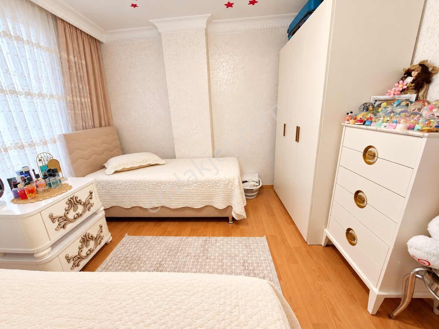 Arzu Emlaktan Yunusemre Mah Satılık 11 Yaşında Balkonlu 2+1daire — fotoğraf 44