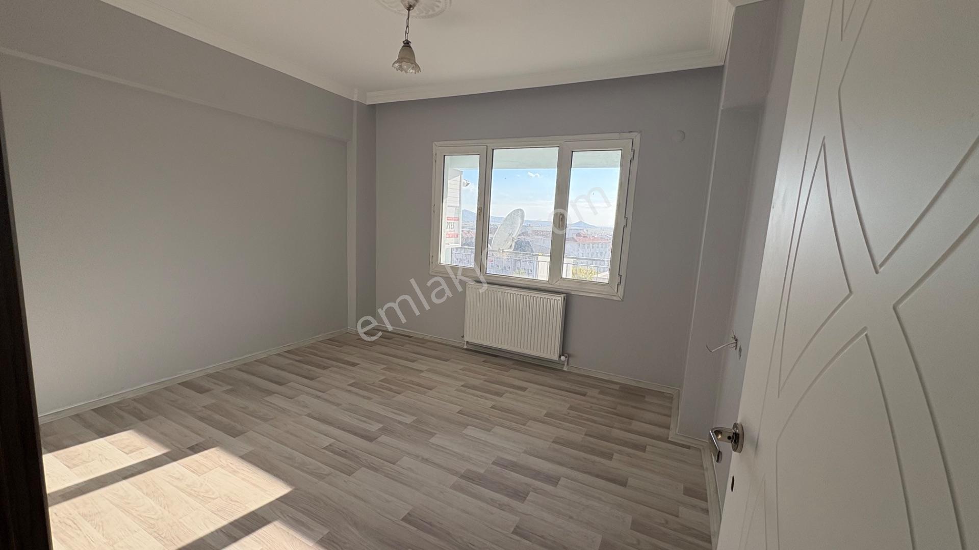 Bergama Fatih Mahallesi'nde 3+1 Şehir Manzaralı Daire — fotoğraf 2