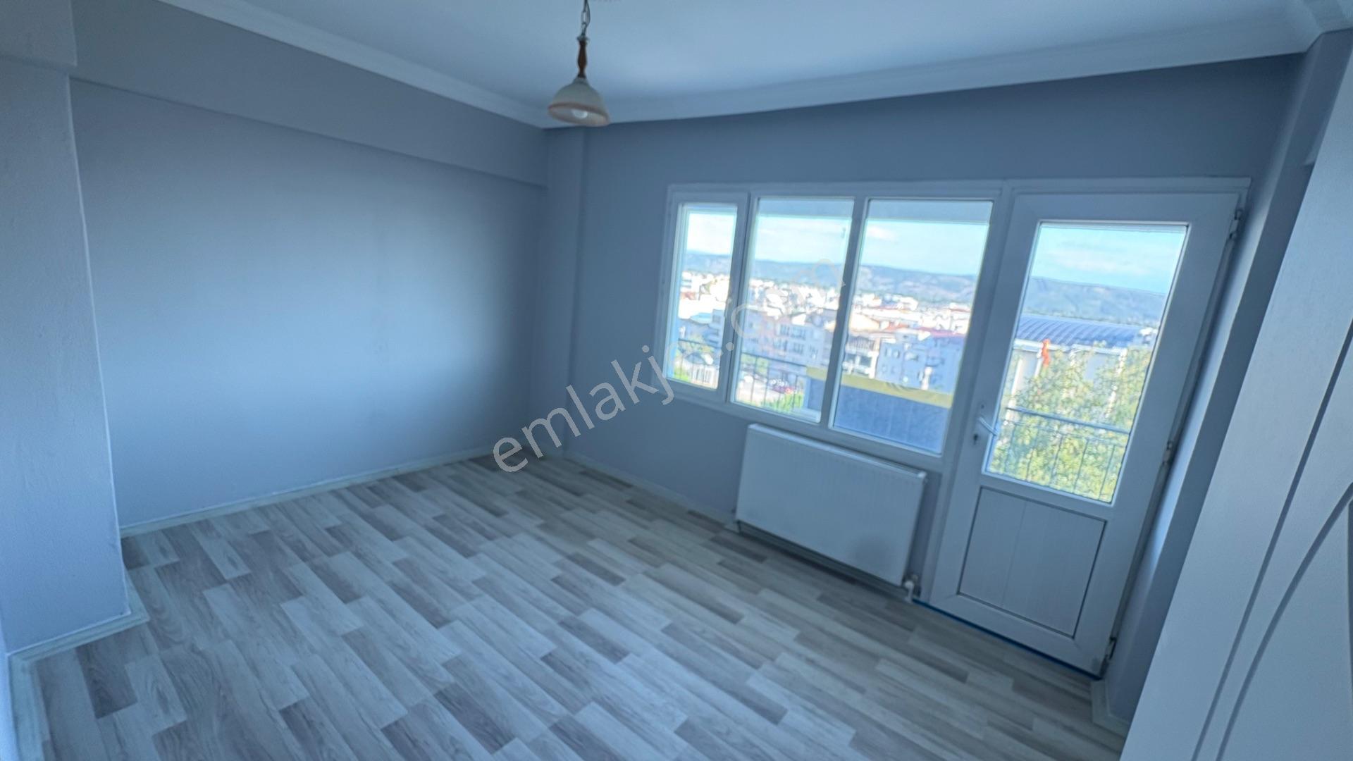 Bergama Fatih Mahallesi'nde 3+1 Şehir Manzaralı Daire — fotoğraf 9