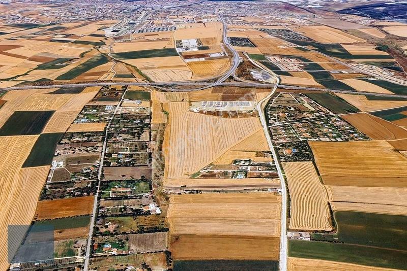 Silivri'de Tüm Otobanların Ana Aksında Tek Parça Yatırımlık Arsa — fotoğraf 5