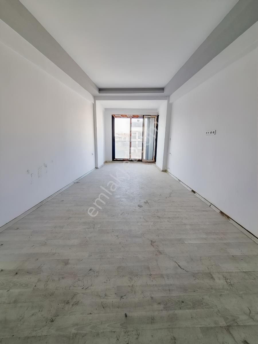 Kuşadası Davutlar Merkezde Cadde Üzeri Satılık.2+1 Ara Kat Daire — fotoğraf 14