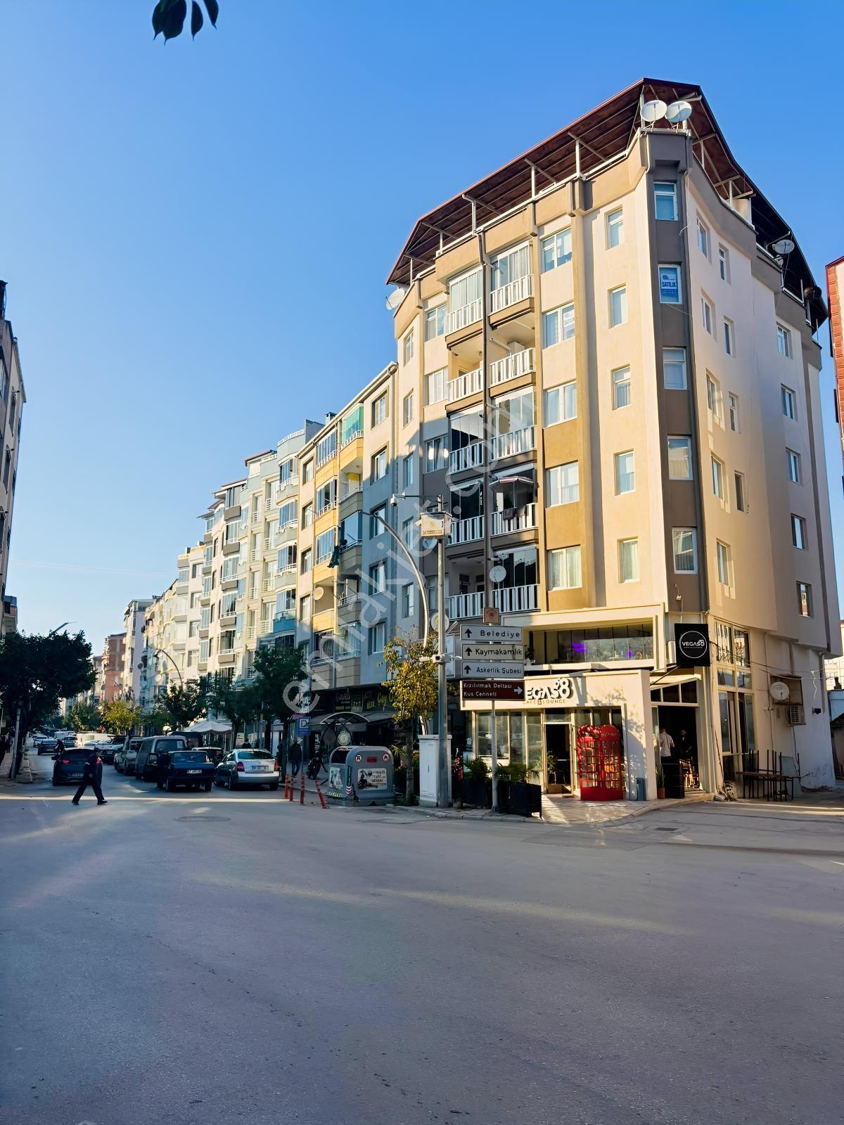 Bafra Vıp Gym.den İshaklı Mah. Gençlik Cad.de 3+1 Satılık Daire — fotoğraf 23