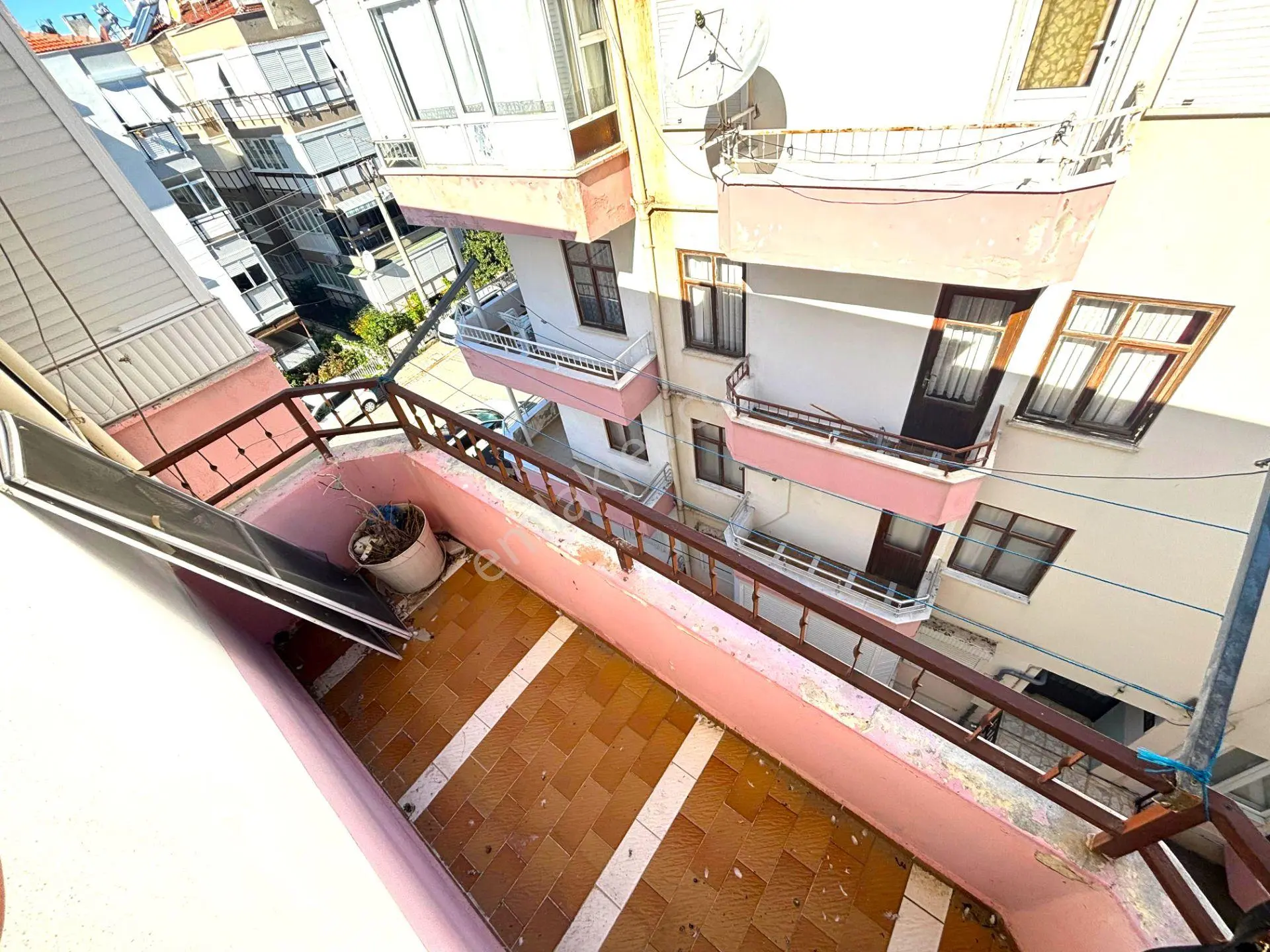 𝄞melodi'den İkizçay'da Site İçerisinde Ayrı Mutfaklı Ön Cephe Barbekülü 2+1 Fırsat Daire — fotoğraf 5
