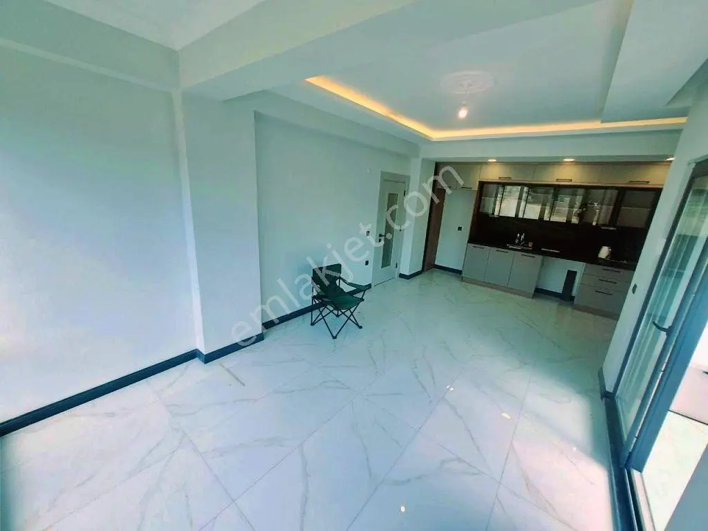 Uytundan Gürede Müstakil Gibi Denize 300 Metre 4+1 Bahçedubleksi — fotoğraf 3