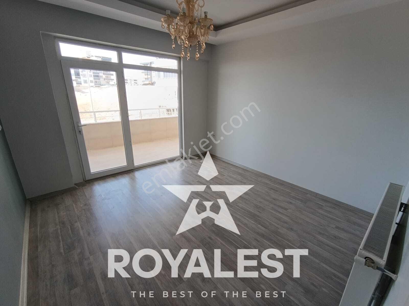 Royalest'ten Manzaralı Süper Konumda Bakımlı 3+1 — fotoğraf 6