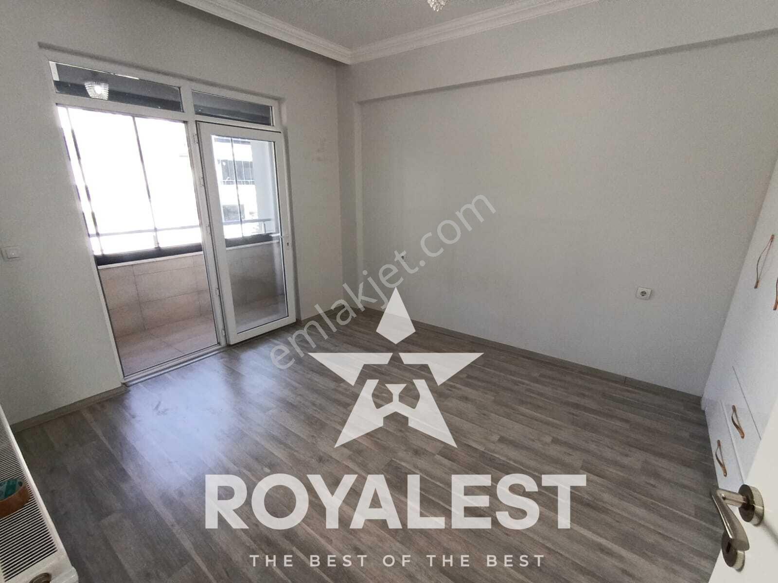 Royalest'ten Manzaralı Süper Konumda Bakımlı 3+1 — fotoğraf 7