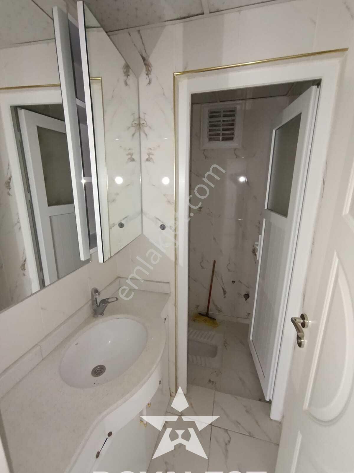 Royalest'ten Manzaralı Süper Konumda Bakımlı 3+1 — fotoğraf 14
