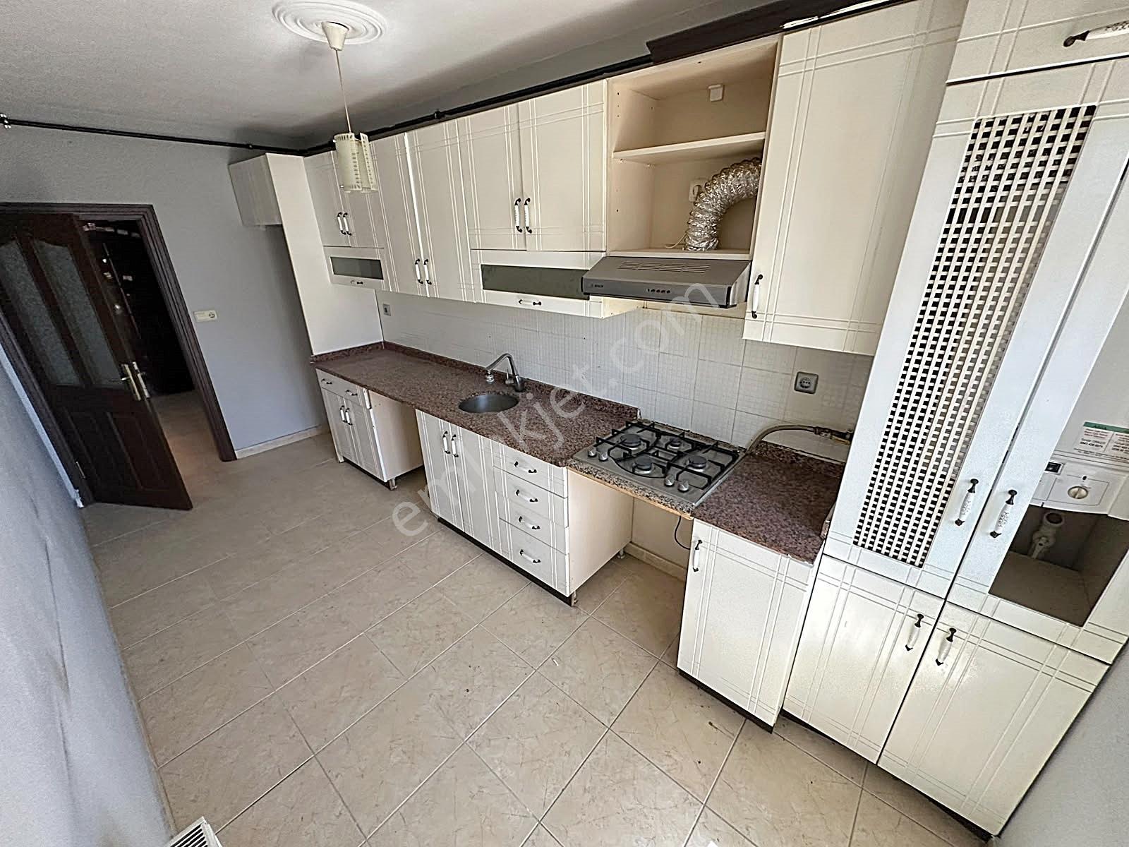 Az-er Yapıdan Geniş Kullanım Alanına Sahip Ön Cephe 2+1 Daire — fotoğraf 15