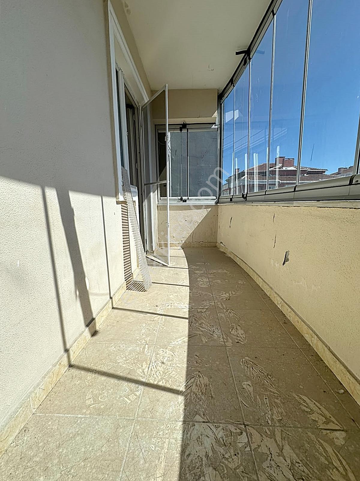 Az-er Yapıdan Geniş Kullanım Alanına Sahip Ön Cephe 2+1 Daire — fotoğraf 16